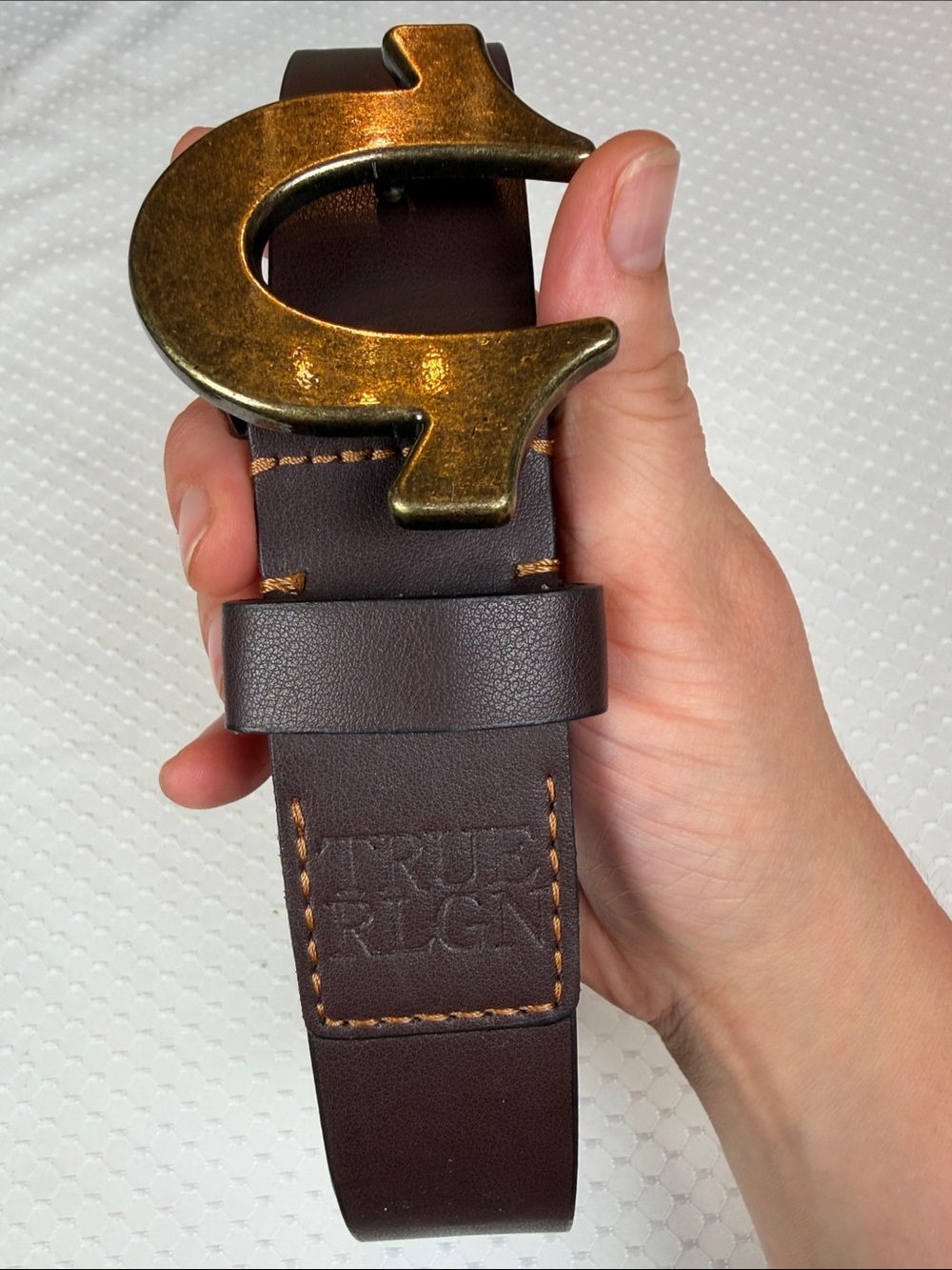 True Religion Brown Leather Belt with Brass Horsehoe Buckle size 34, 1.5” brown